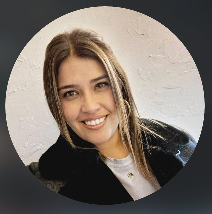 <em><strong>José Ramírez</strong></em>