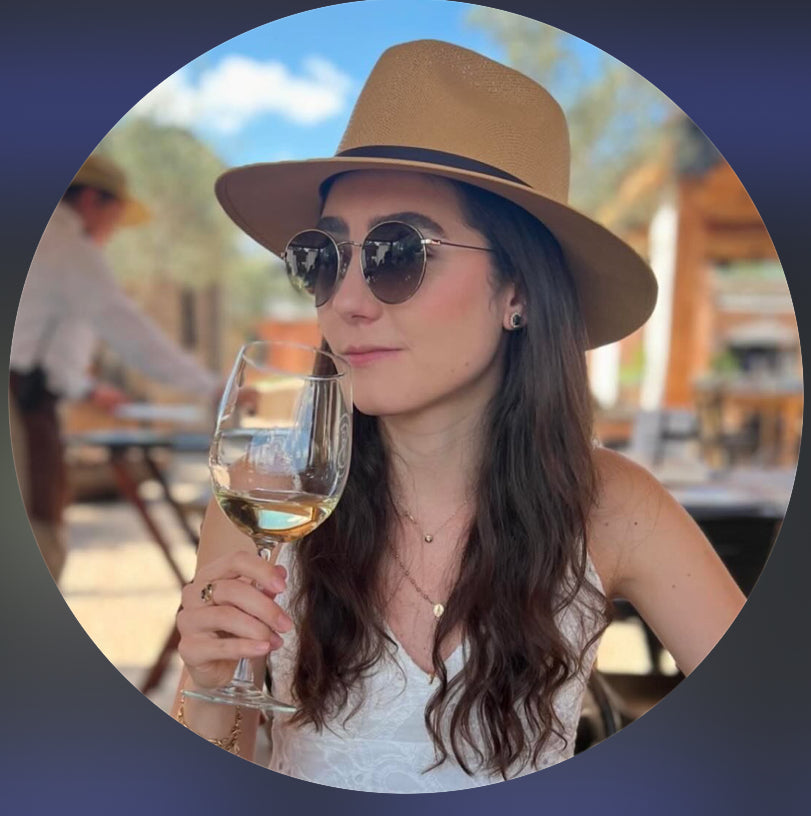 <em><strong>José Ramírez</strong></em>